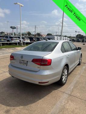 White 2015 Volkswagen Jetta 1.8T SE