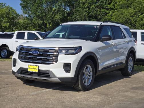 Star White 2026 Ford Explorer Active