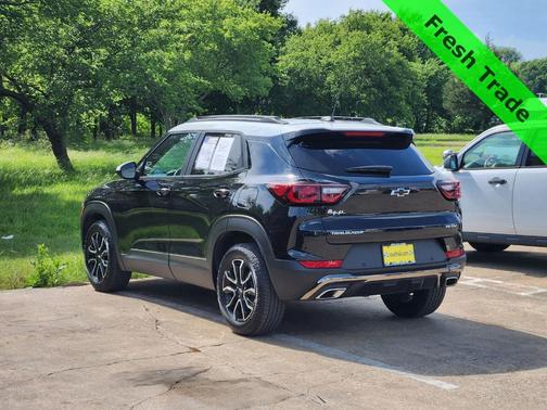 Mosaic Black Metallic 2025 Chevrolet Trailblazer ACTIV