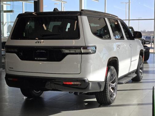 2026 Jeep Grand Wagoneer Base