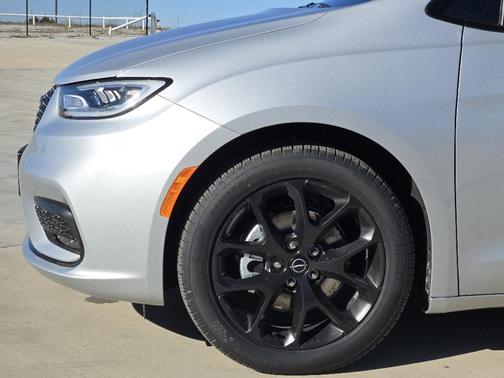 Silver 2026 Chrysler Pacifica Limited