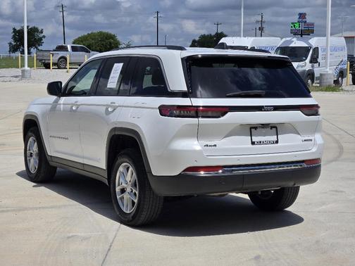 White 2023 Jeep Grand Cherokee Laredo