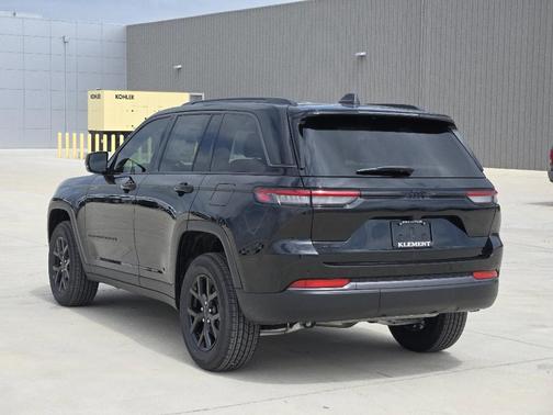 Black 2026 Jeep Grand Cherokee Laredo