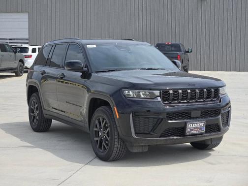 Black 2026 Jeep Grand Cherokee Laredo