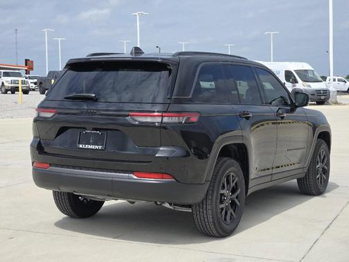 Black 2026 Jeep Grand Cherokee Laredo