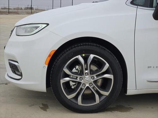 White 2026 Chrysler Pacifica Pinnacle