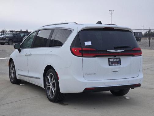 White 2026 Chrysler Pacifica Pinnacle