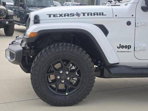 White 2026 Jeep Gladiator Texas Trail