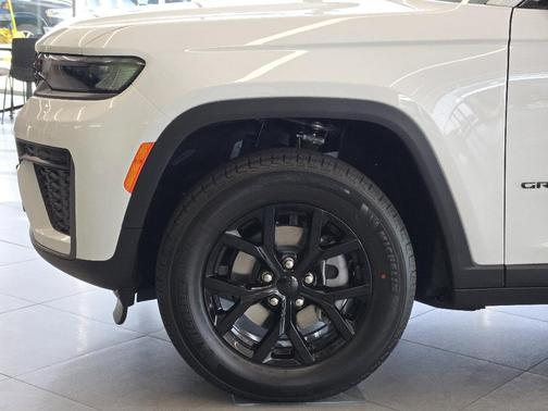 White 2026 Jeep Grand Cherokee Laredo