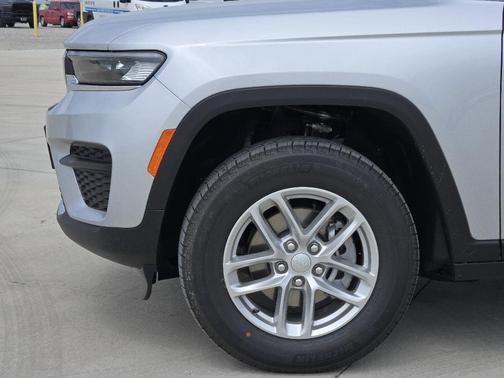 Silver 2026 Jeep Grand Cherokee Laredo
