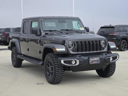 Gray 2026 Jeep Gladiator Texas Trail