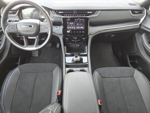 White 2025 Jeep Grand Cherokee Laredo