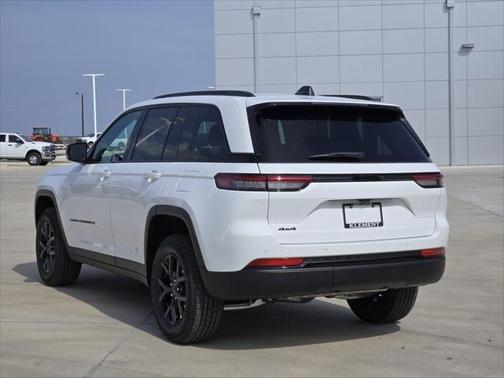White 2025 Jeep Grand Cherokee Laredo