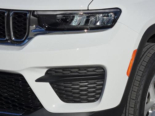 White 2025 Jeep Grand Cherokee Laredo