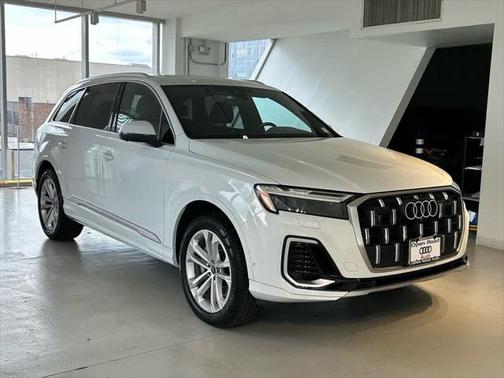 2025 Audi Q7 Premium 55 TFSI quattro Tiptronic