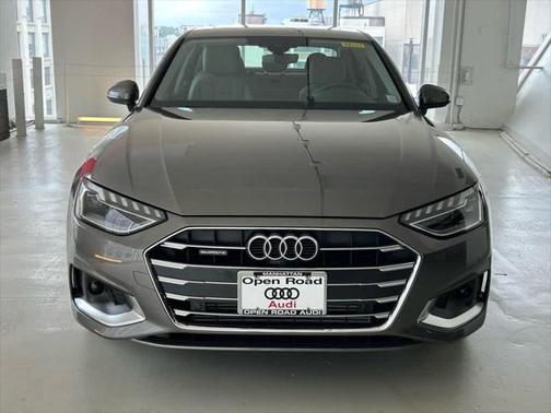 2022 Audi A4 Premium Plus 40 TFSI quattro S tronic
