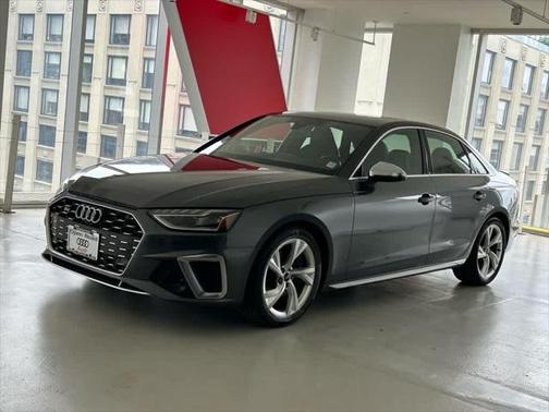 2022 Audi S4 Premium Plus TFSI quattro Tiptronic