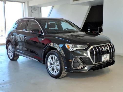 2025 Audi Q3 Premium 45 TFSI S line quattro Tiptronic