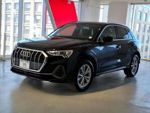 2025 Audi Q3 Premium 45 TFSI S line quattro Tiptronic