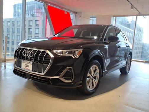 2025 Audi Q3 Premium 45 TFSI S line quattro Tiptronic