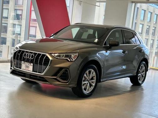 2025 Audi Q3 Premium 45 TFSI S line quattro Tiptronic