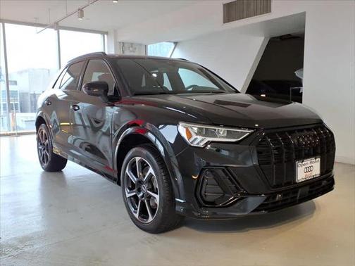 2025 Audi Q3 Premium 45 TFSI S line quattro Tiptronic