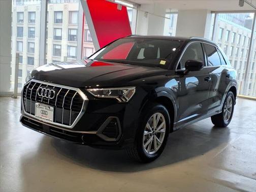 2025 Audi Q3 Premium 45 TFSI S line quattro Tiptronic