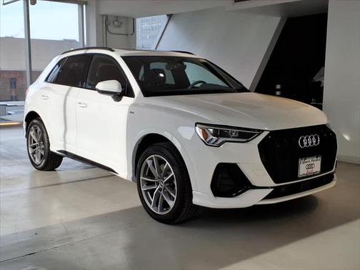 2025 Audi Q3 Premium 45 TFSI S line quattro Tiptronic