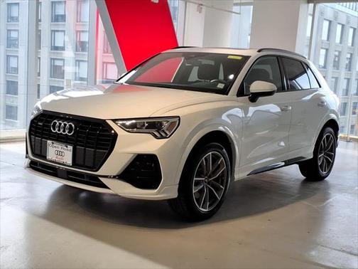 2025 Audi Q3 Premium 45 TFSI S line quattro Tiptronic
