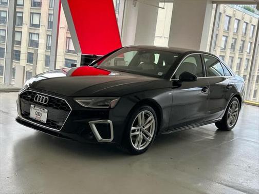 2022 Audi A4 Premium 45 TFSI S line quattro S tronic