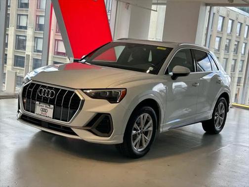 2022 Audi Q3 Premium 45 TFSI S line quattro Tiptronic