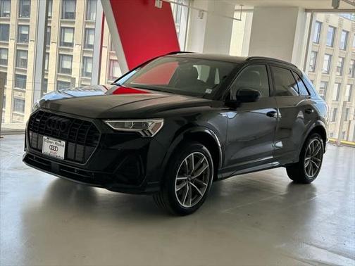 2023 Audi Q3 S line Premium