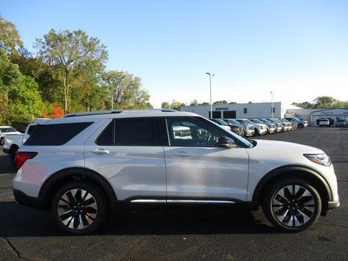 2025 Ford Explorer Platinum