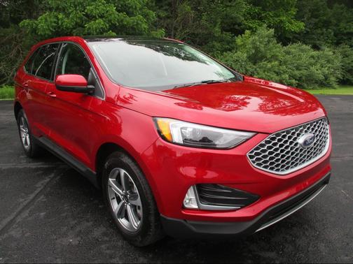 Rapid Red Metallic Tinted Clearcoat 2023 Ford Edge SEL
