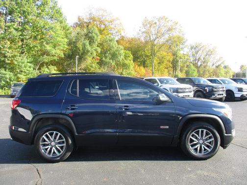 2017 GMC Acadia SLE-2