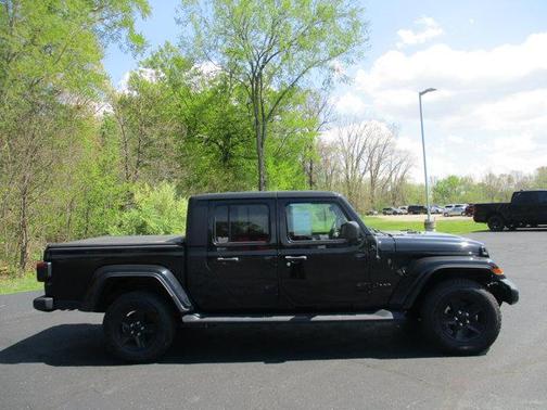 Black Clearcoat 2021 Jeep Gladiator Sport S