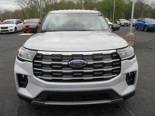 Space White Metallic 2026 Ford Explorer