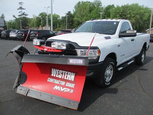 2022 RAM 2500 Tradesman Regular Cab 4x4 8' Box