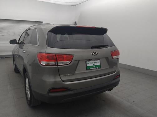 Titanium Silver 2018 Kia Sorento LX