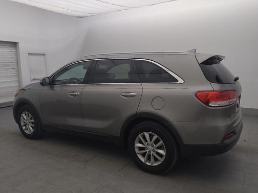 Titanium Silver 2018 Kia Sorento LX