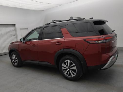 2023 Nissan Pathfinder SL FWD