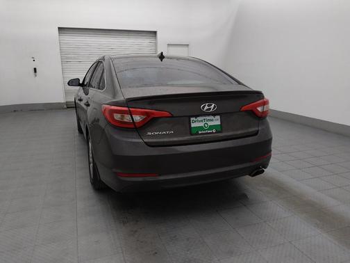 2017 Hyundai SONATA SE