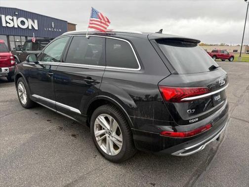 2021 Audi Q7 45 Premium Plus