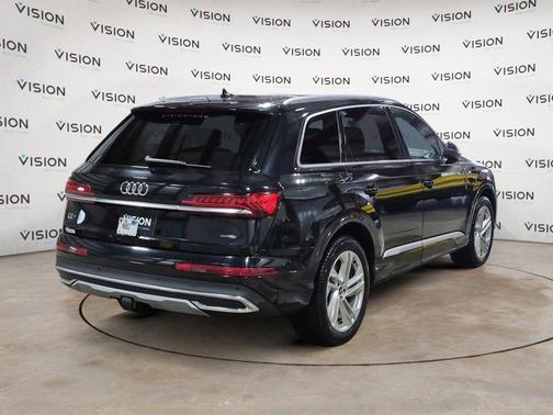 2021 Audi Q7 45 Premium Plus