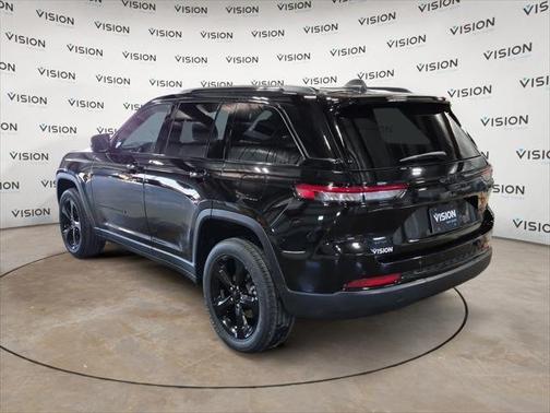 Diamond Black Crystal Pearlcoat 2024 Jeep Grand Cherokee Altitude X 4x4