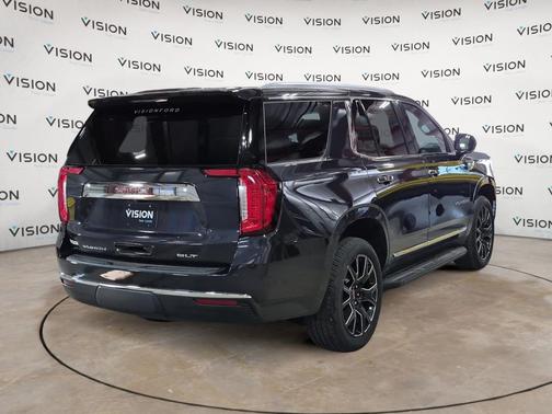 2023 GMC Yukon SLT