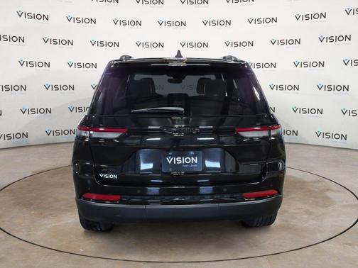Diamond Black 2024 Jeep Grand Cherokee LAREDO