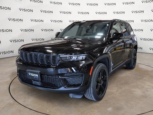 Diamond Black 2024 Jeep Grand Cherokee LAREDO
