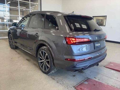 2025 Audi Q7 45 Premium Plus