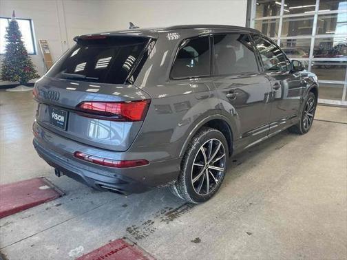 2025 Audi Q7 45 Premium Plus